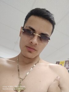 HotLatinoX Plublic Pic 5