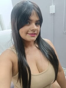 Bella_klum Public Bilde 5