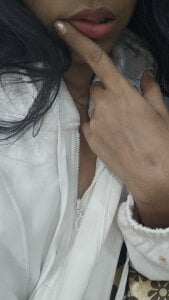 Koziekylie 3:30 AM vibes 🌙➡️☀️ Early bird? Nah… confused bird 😴✨ Good morning from the people who don’t sle Pic