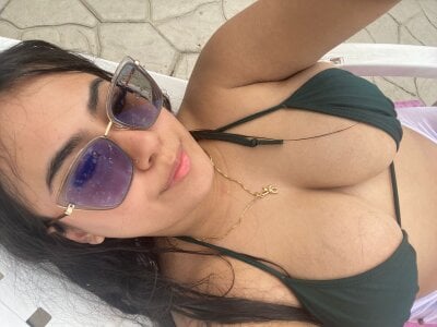 Kayla_Avila Public Pic 5