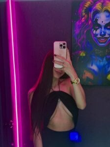 DeliaPesta a little fun Hình 3