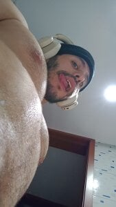 My chest is super pumped after training de Mercury_muscle  4 photos