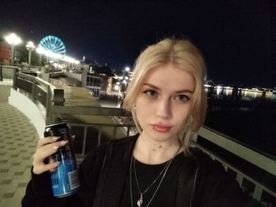 Jasmi_Yets Public Pic 5