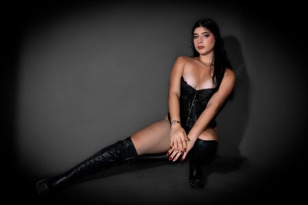 FatimaEvansのYOUR COQUETTE GIRL 🖤👑の枚の写真