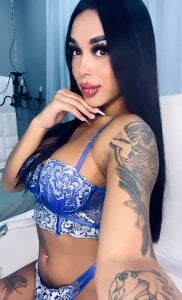 tinaqueen_noa One of my favorite colors 💎 Foto 5