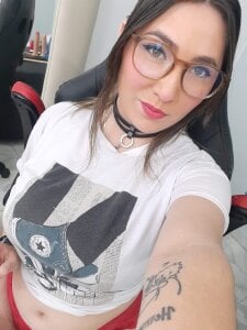 anya_weisz