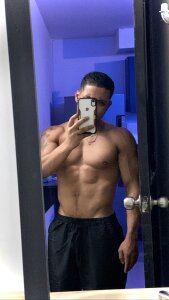 chris_adam97Public图片 5