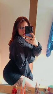 Only you make me pose like this 😏. de Andrea_ch01  Imagens