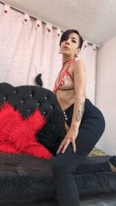Trinityy__ mature woman, fun, hot, playful and above all I enjoy being dominant and at the same time submissi🔥 Foto 2