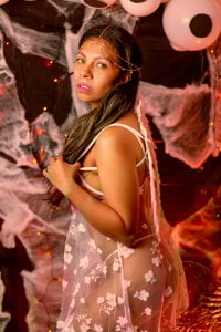 AmiraDulcee “Too cute to be scary 😇🎃” 사진 3