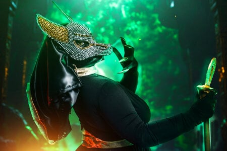bella-green God anubis Pic 4