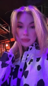 AuroreMarie my gaze will wow you Pic 2