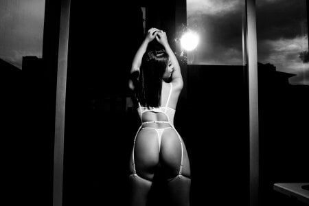 Electra_Joness White and black is nice too Immagine  2