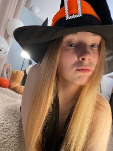 rinavvi cute witch Pic 5