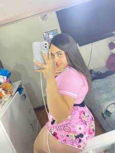 Violet_Giselle Public Pic 5