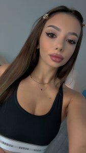 Aisha_Bee Feeling cute Pic 8