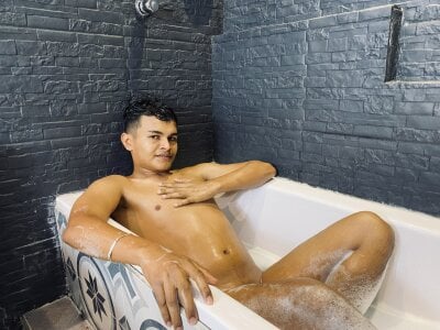 Ralph_Weston come and let's shower 😏 Pic 7