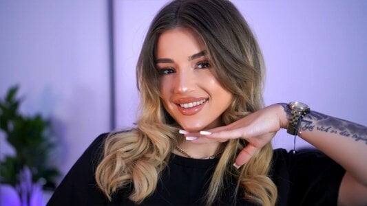 BabbyAisha Public Poză 2