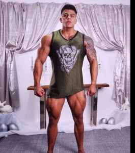 tyler_muscle1 PICS OF ME Pic 2