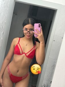 alicee_foox Public Pic 3