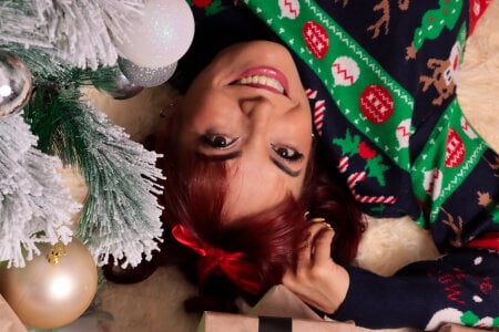 zzoe_ Xmas in red 🎄🔥 Bilde 2