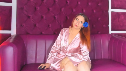 RossMildrey Wet petals, long glances Pic 7