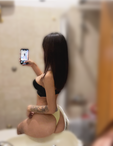 L000lita Public Pic 3