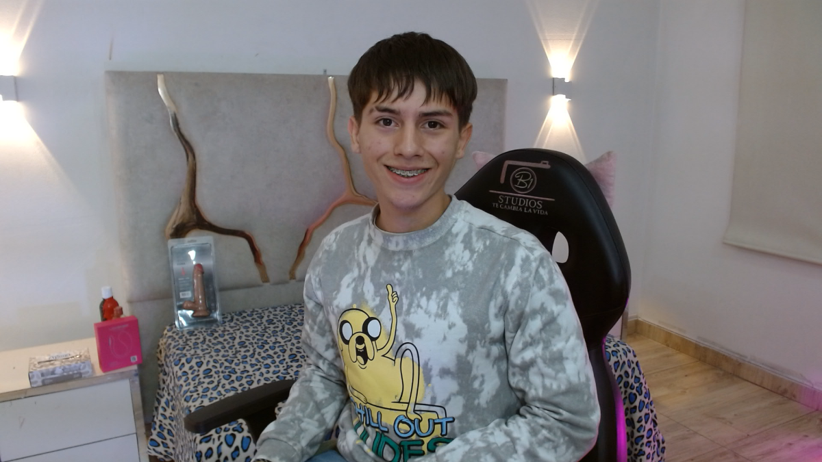 EVAN_TAY Gambar Trending 599