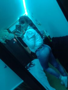 emily_pink18 Public Pic 2