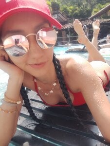 annakellergo1 enjoying a walk Pic