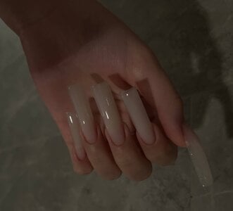 Aiko_Yumi Crazy nails Pic 3