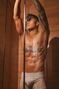 Aron_Boltのshower..の 2枚の写真