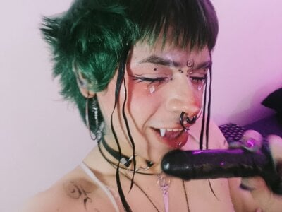 🧛‍♀️🔥💚🍭 de Neko_ne69  2 Imagens