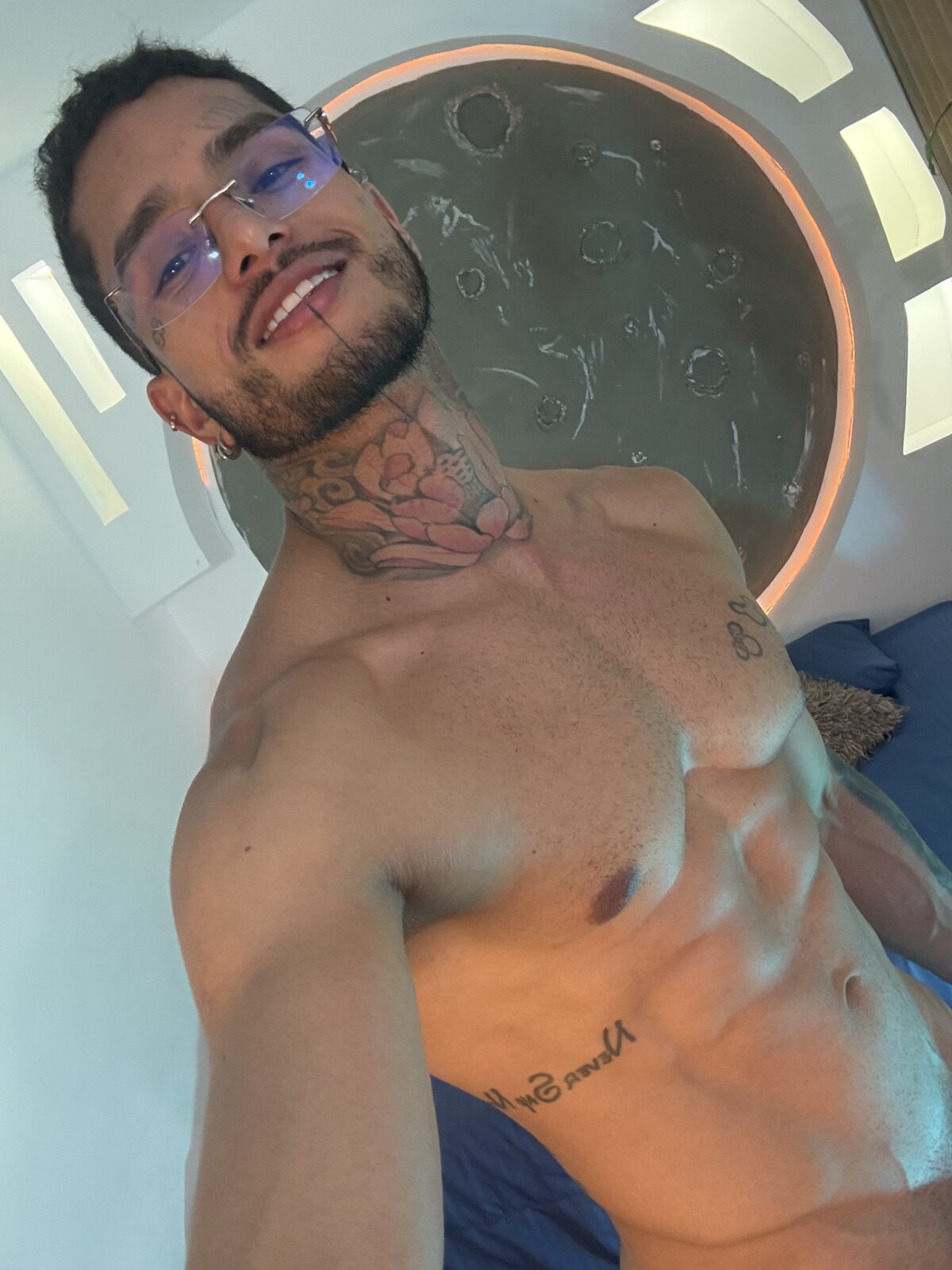 صور Alanrodgers الرائجة  8931