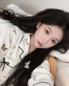 _yueyue 嘻嘻 Pic 5