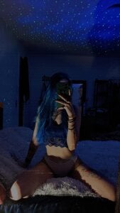 Mia420- Public Pic 2