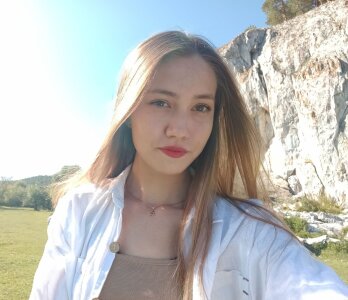 MaxineBelow Public Pic 2