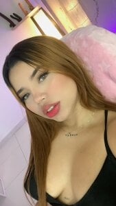 Lucy_Strong Smiles, Sweetness and Curvita 🍑💞 Pic 3