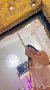 ValeryBerri I have several holes to fill with your cock... I'll wait for you in my room. 🍆💦 Immagine  2