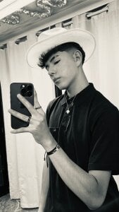 noah_lewiss 🔥 Pic 2