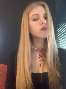 Kelly__White Public Hình 2