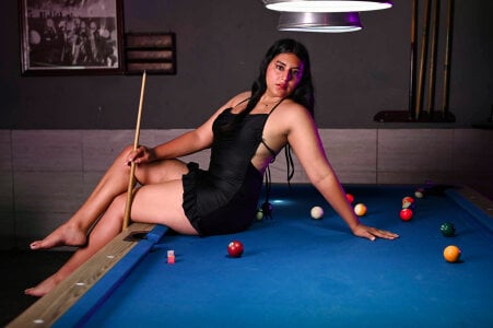 charlotte_chapman a very hot game 🎱🔥💋 Foto