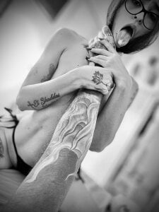 Megan_Mill: Public ( 2 фото)