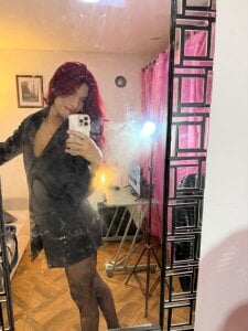 Chloe_bigcock: Mirror ( 5 фото)