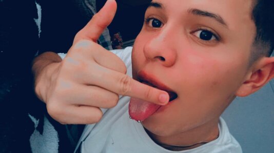 Steven19_LatinBoy Public Pic 3