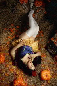 megancero I will make you bite the apple of sin Pic 5