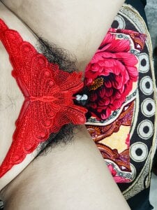 Thirsty_Malika Pussy hair Pic