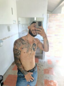 Kingbigcock23cm's photo
