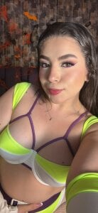 IsabellaAnngel Come push my button and see what happens 💚💜 Pic 3