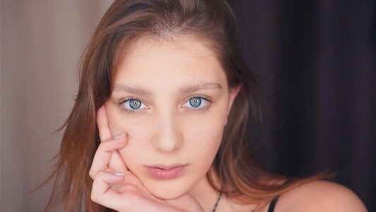 ChrisAmott look into my warm heart Pic 3